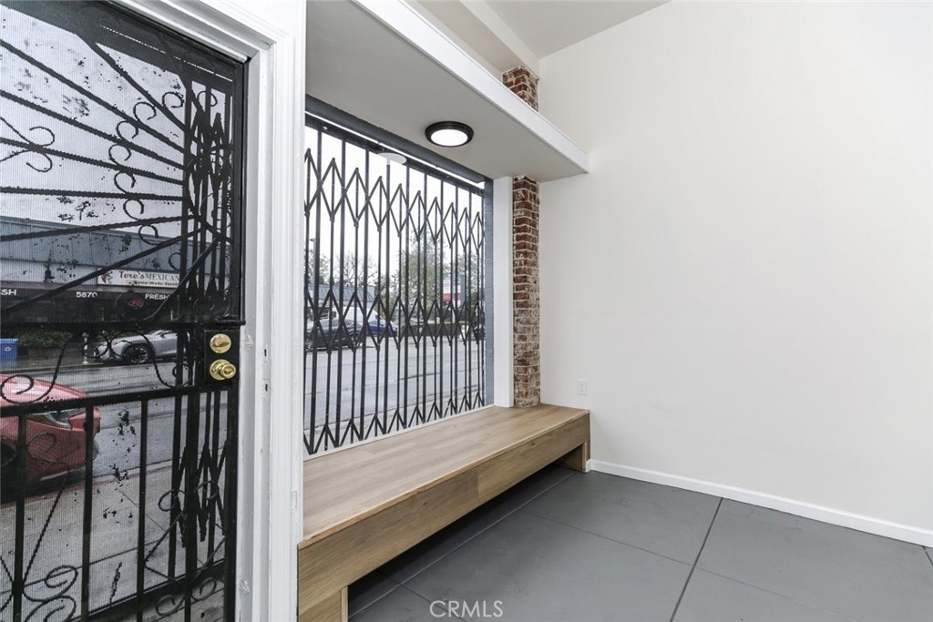 5867 Melrose Avenue Property Photo 5