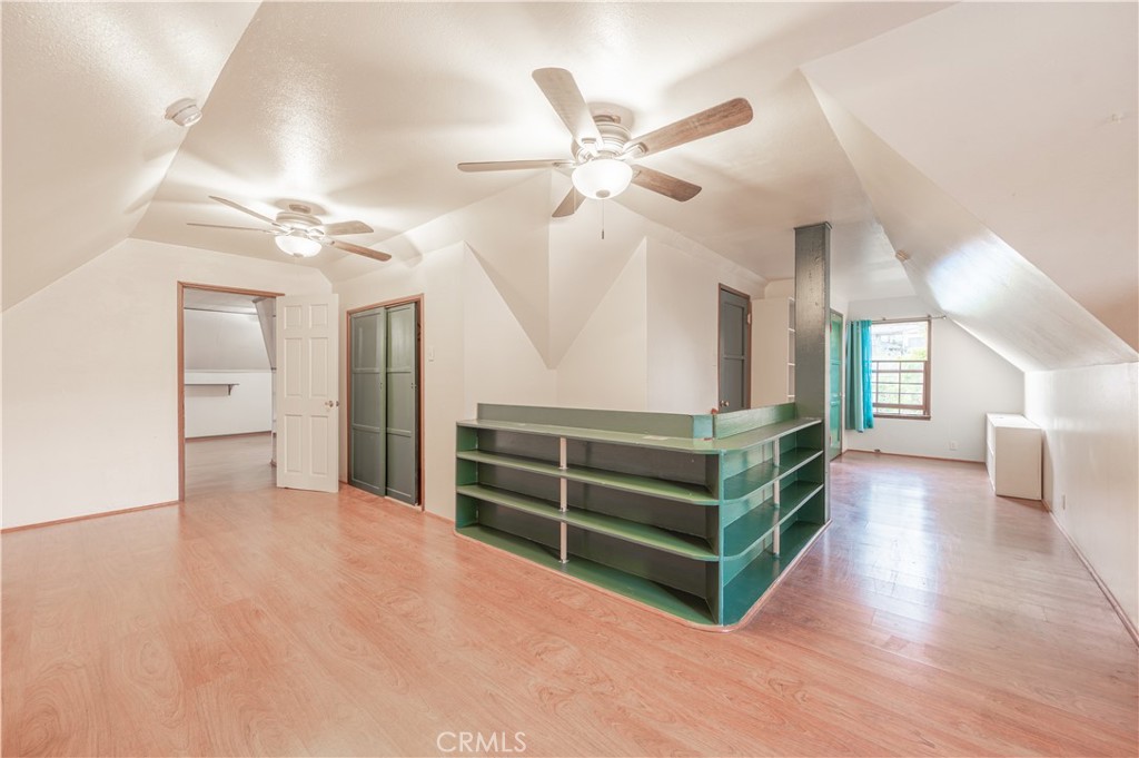 125 E Mountain Street Property Photo 18