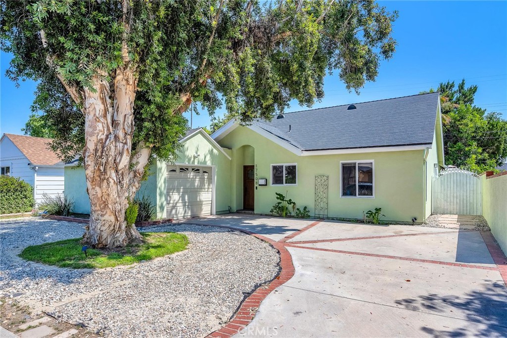 17508 Strathern Street Property Photo 1
