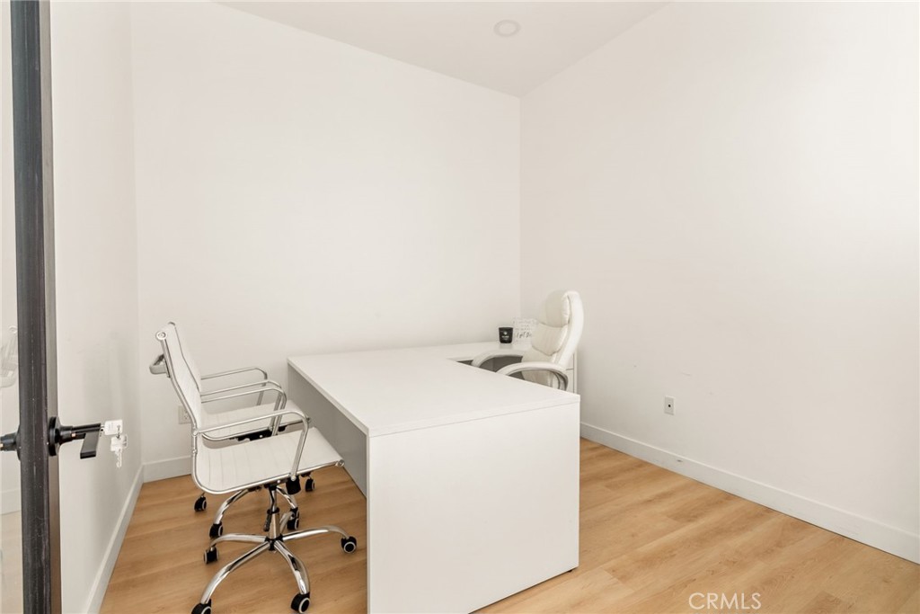 17826 Chatsworth Street Property Photo 11