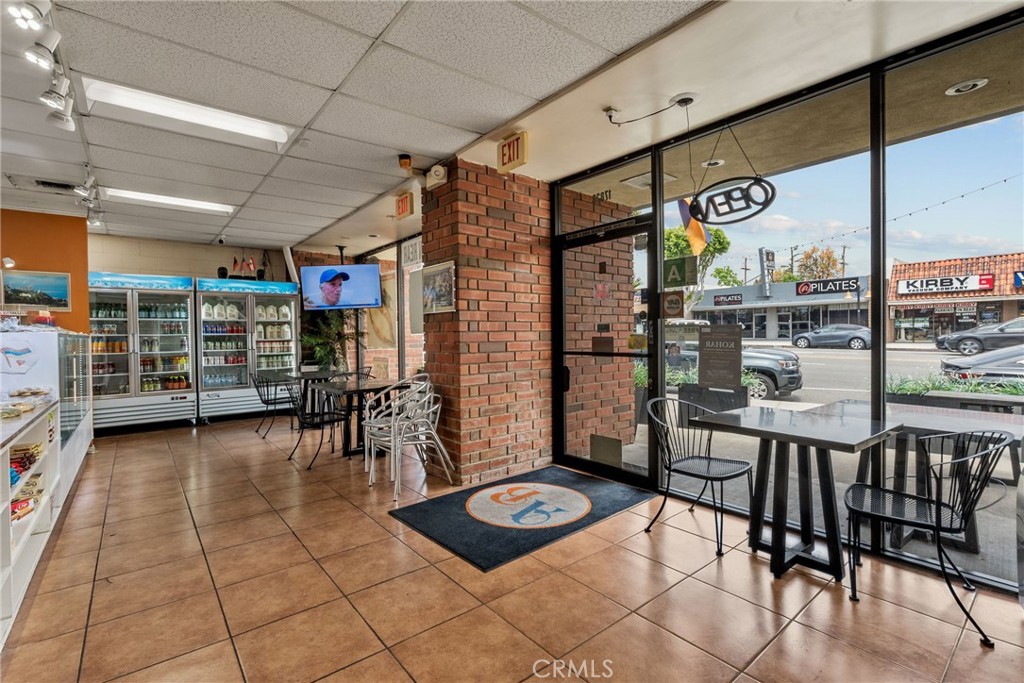 17826 Chatsworth Street Property Photo 18
