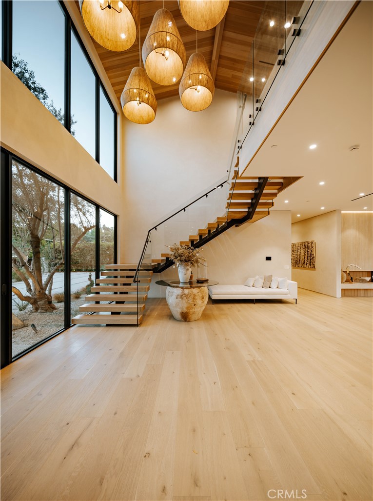 5461 Bothwell Road Property Photo 10