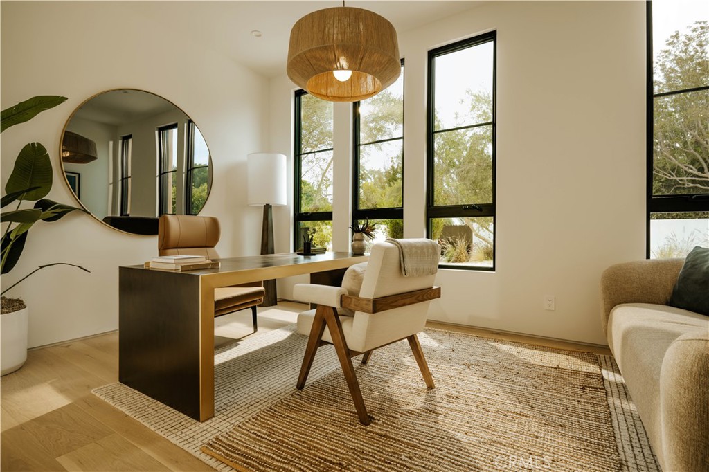 5461 Bothwell Road Property Photo 22