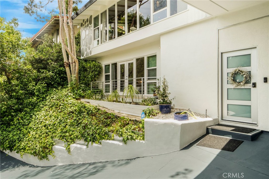 3839 Davana Road Property Photo 3