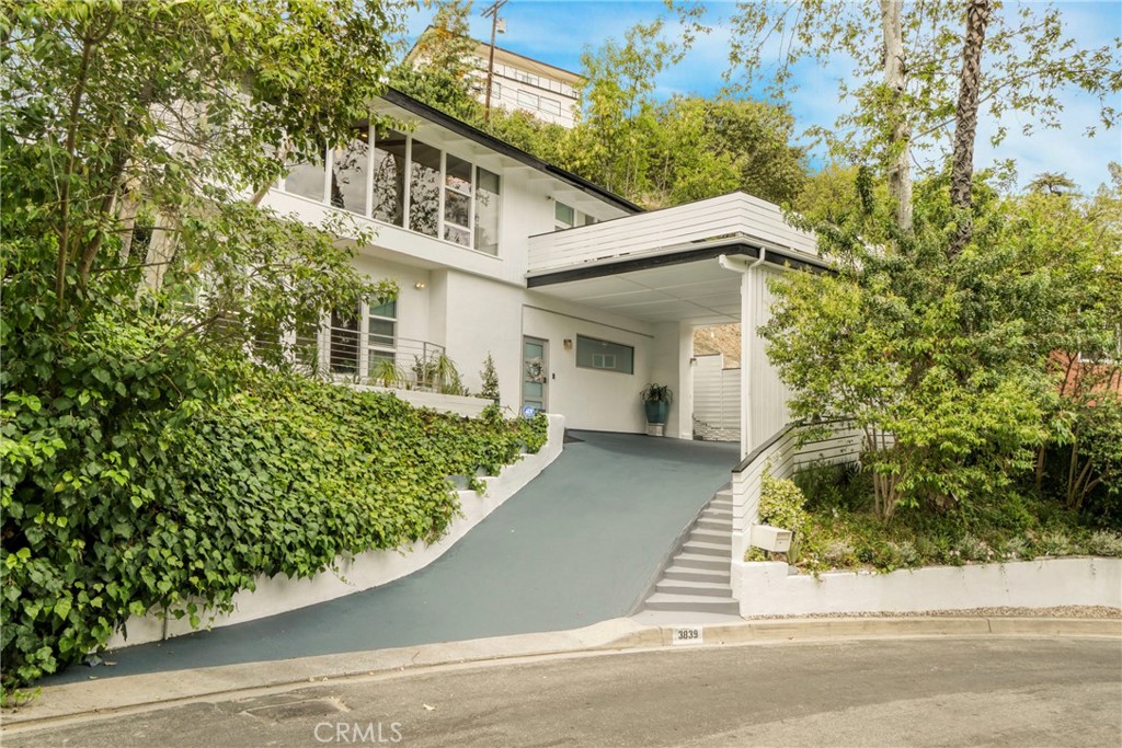 3839 Davana Road Property Photo 5