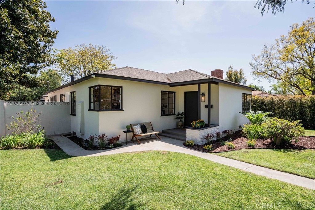 5450 Morella Avenue Property Photo 1