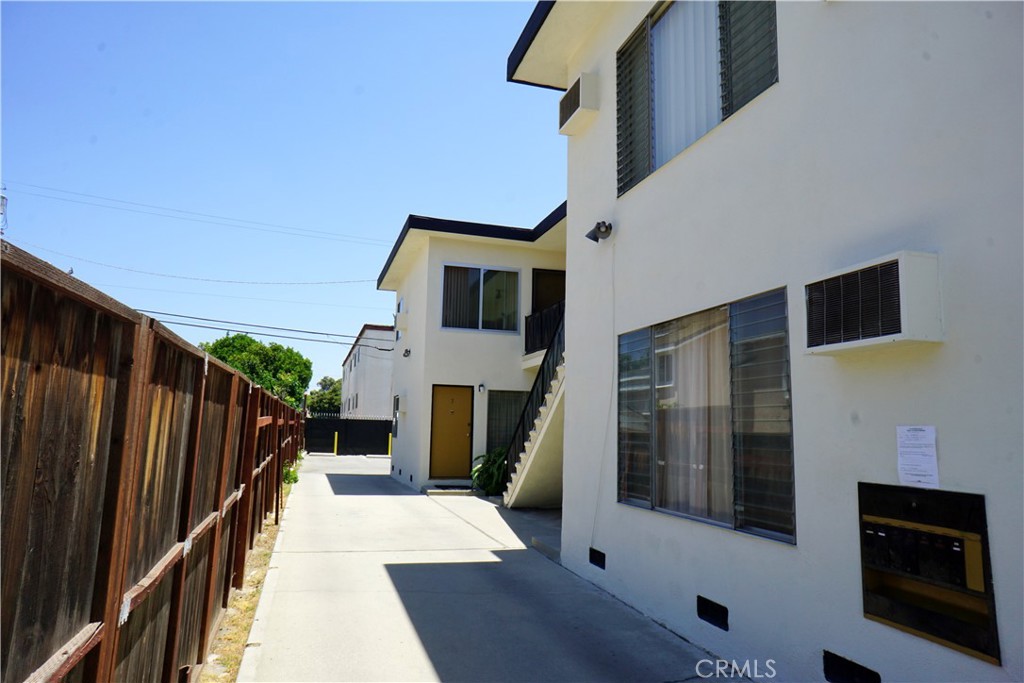 1250 Gordon Street Property Photo 2