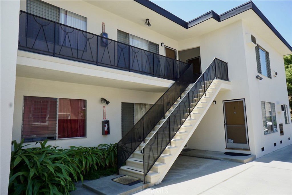 1250 Gordon Street Property Photo 3