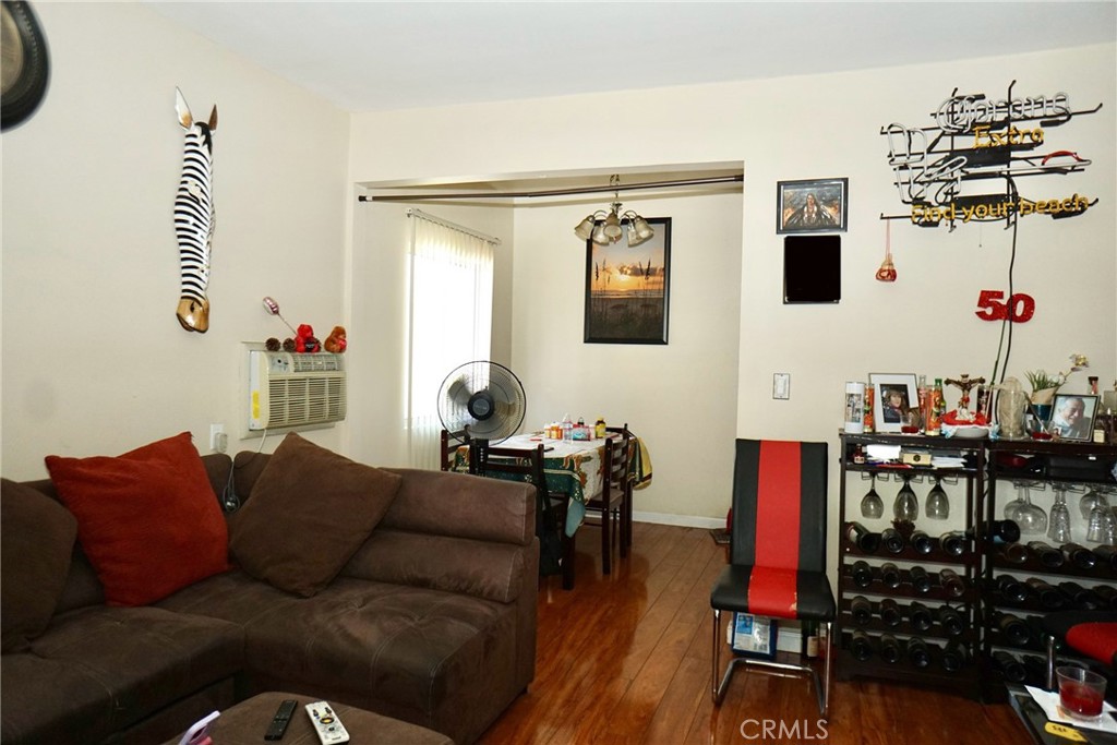 1250 Gordon Street Property Photo 14