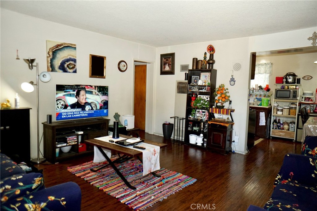 1250 Gordon Street Property Photo 16