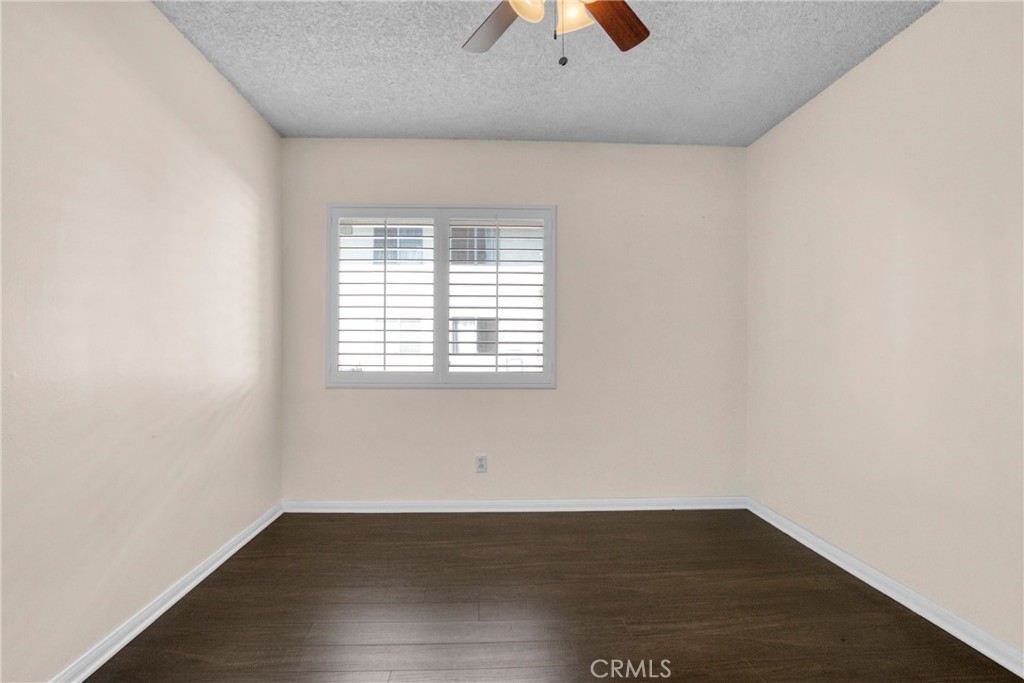 5460 White Oak Avenue F105 Property Photo 13