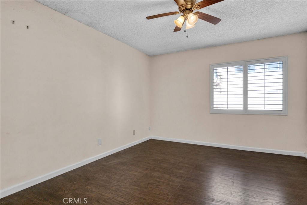 5460 White Oak Avenue F105 Property Photo 16