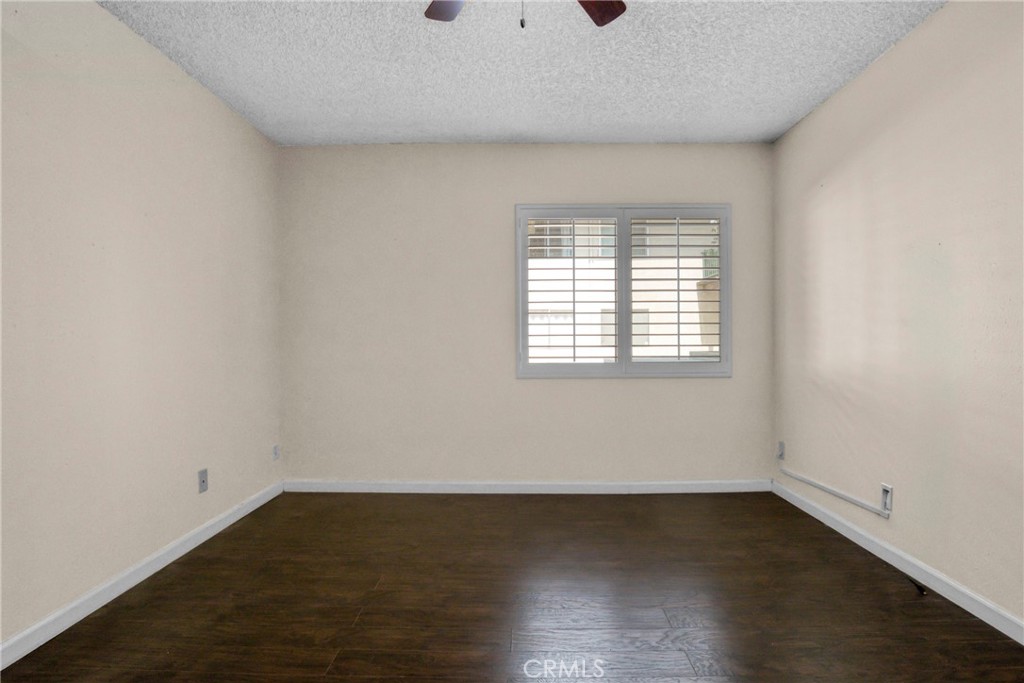 5460 White Oak Avenue F105 Property Photo 17
