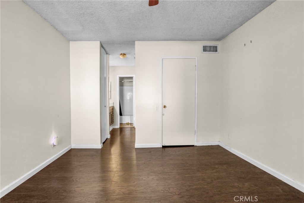 5460 White Oak Avenue F105 Property Photo 18