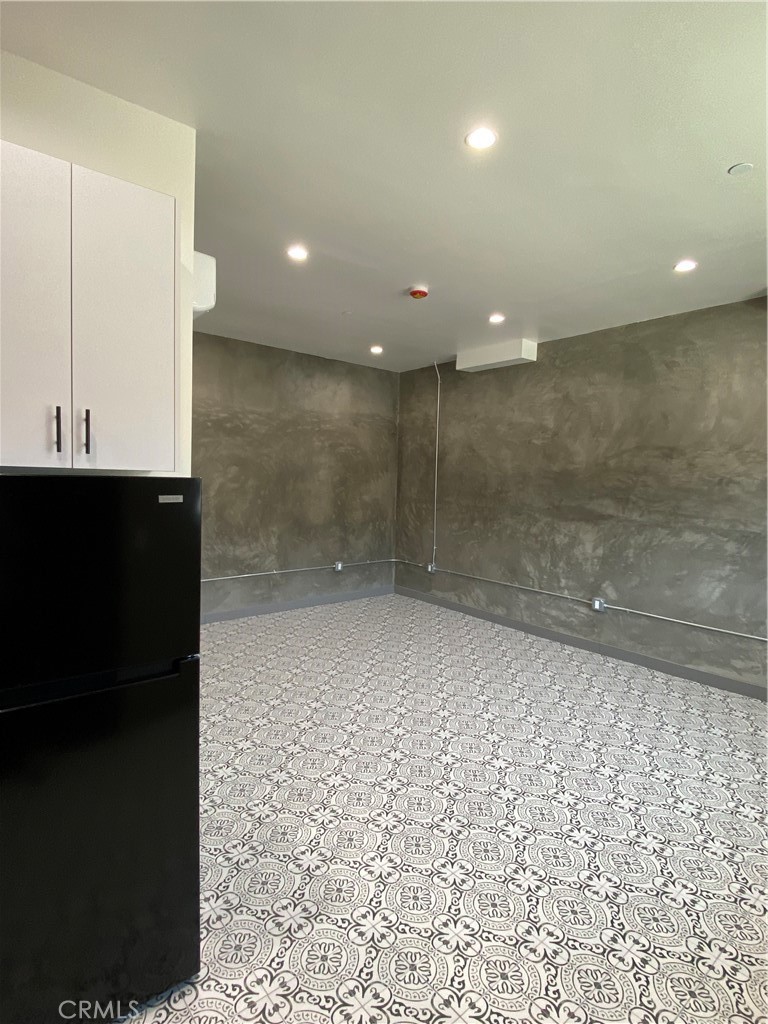 2211 1/2 Hyperion Avenue Property Photo 5