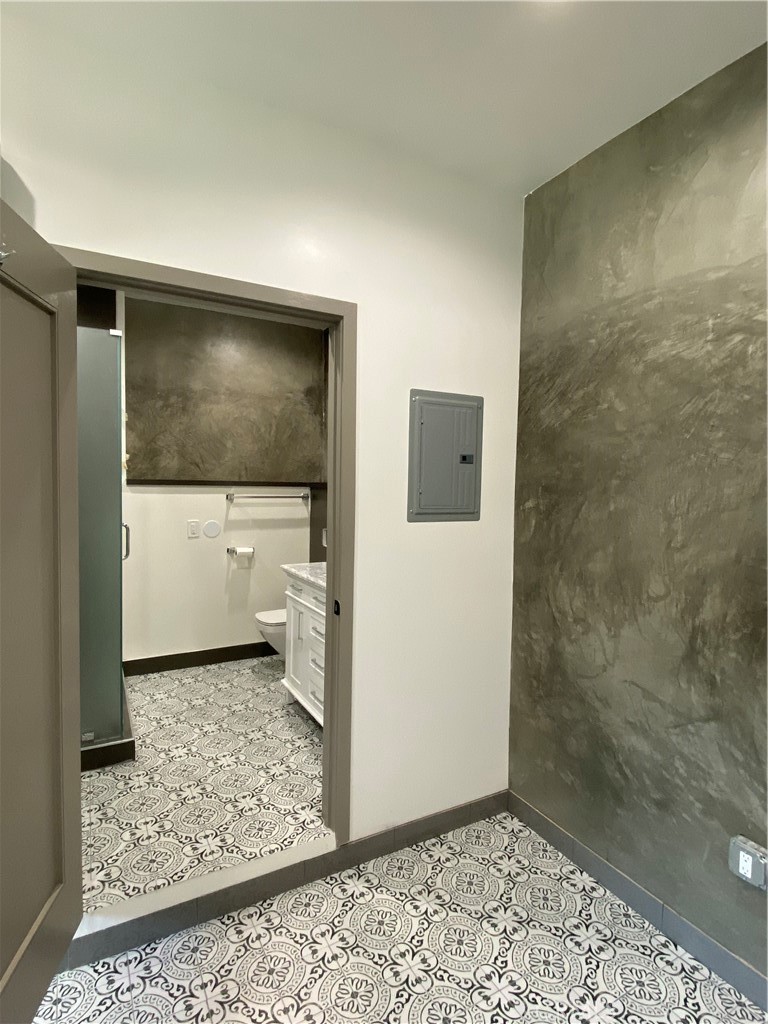 2211 1/2 Hyperion Avenue Property Photo 16