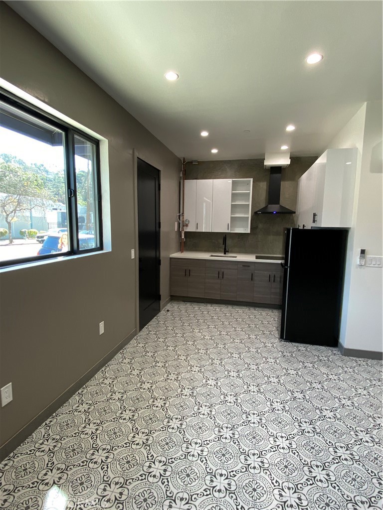 2211 1/2 Hyperion Avenue Property Photo 17