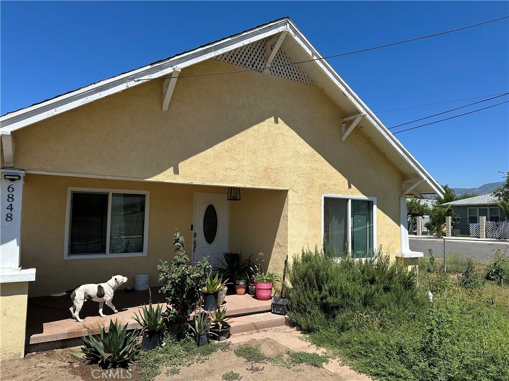 6848 Victoria Avenue Property Photo 1