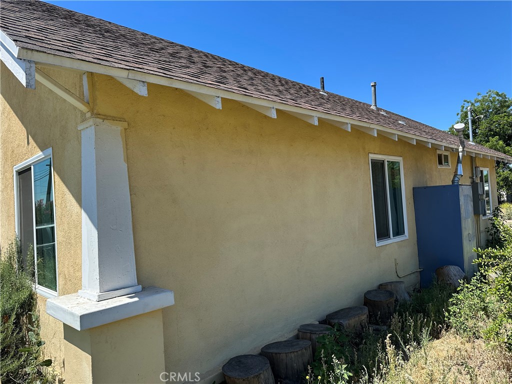 6848 Victoria Avenue Property Photo 3