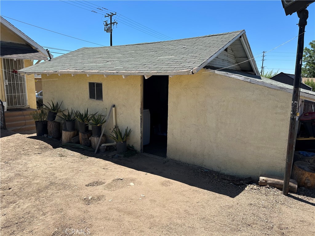 6848 Victoria Avenue Property Photo 4