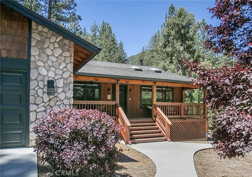 1709 Lassen Way Property Photo 1