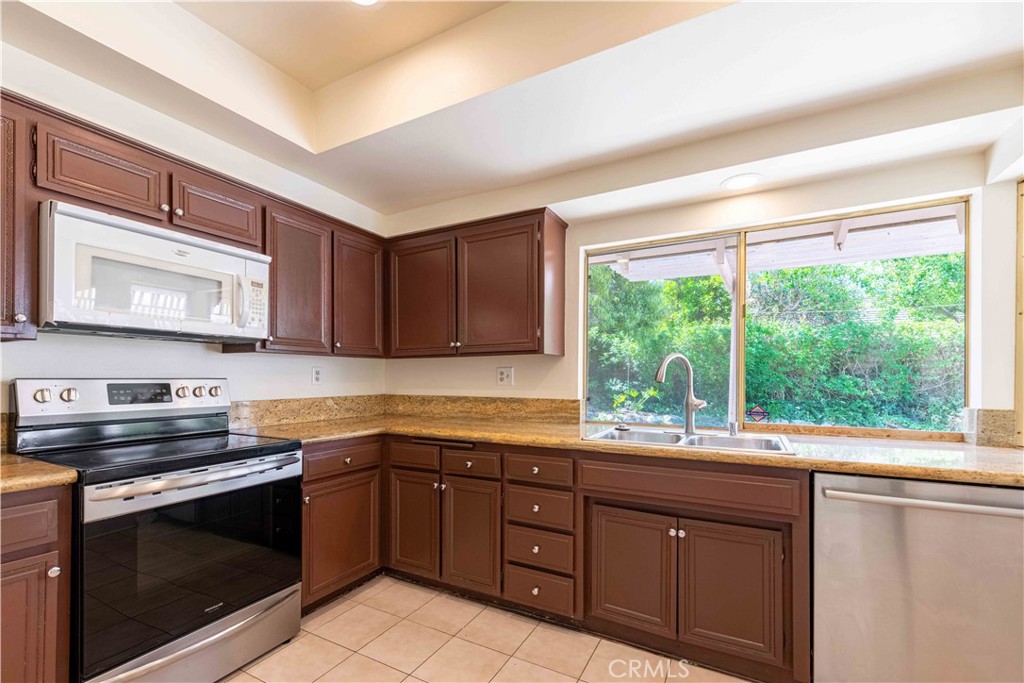 28752 Pisces Street Property Photo 11
