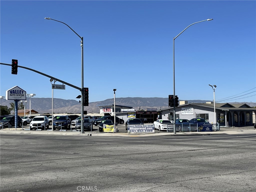 43555 Sierra Highway Property Photo 2
