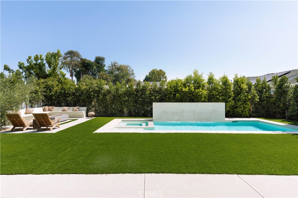 11556 Blix Street Property Photo 39