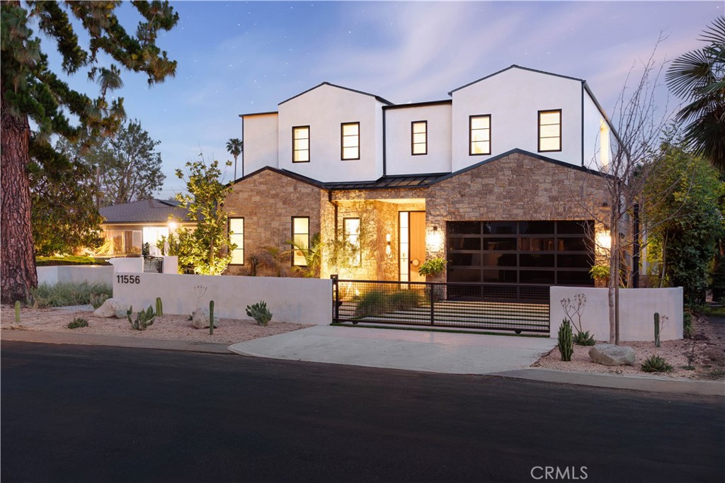 11556 Blix Street Property Photo 46