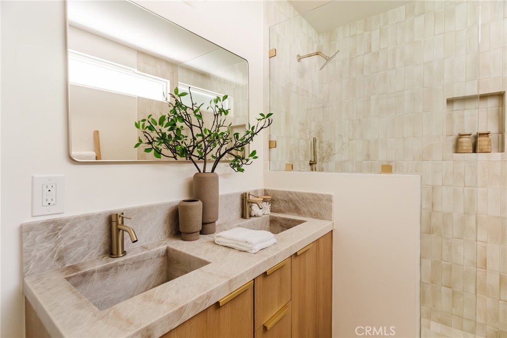 1915 N Avenue 52 Property Photo 20