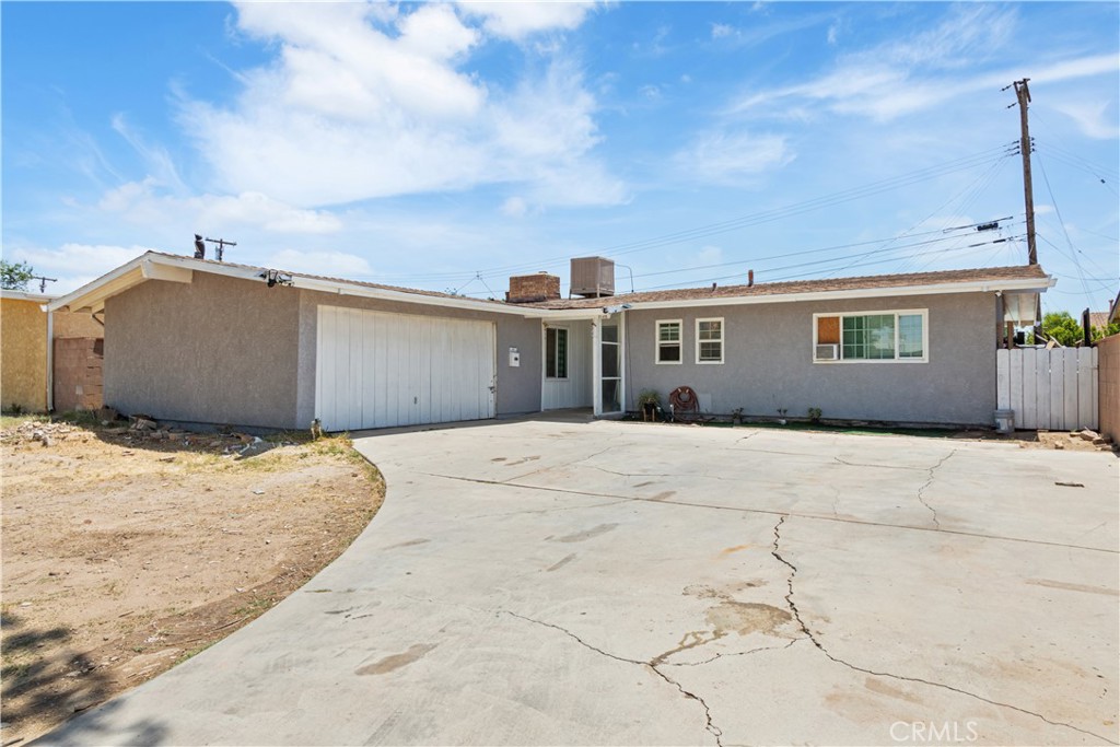 1126 W Avenue H6 Property Photo 1