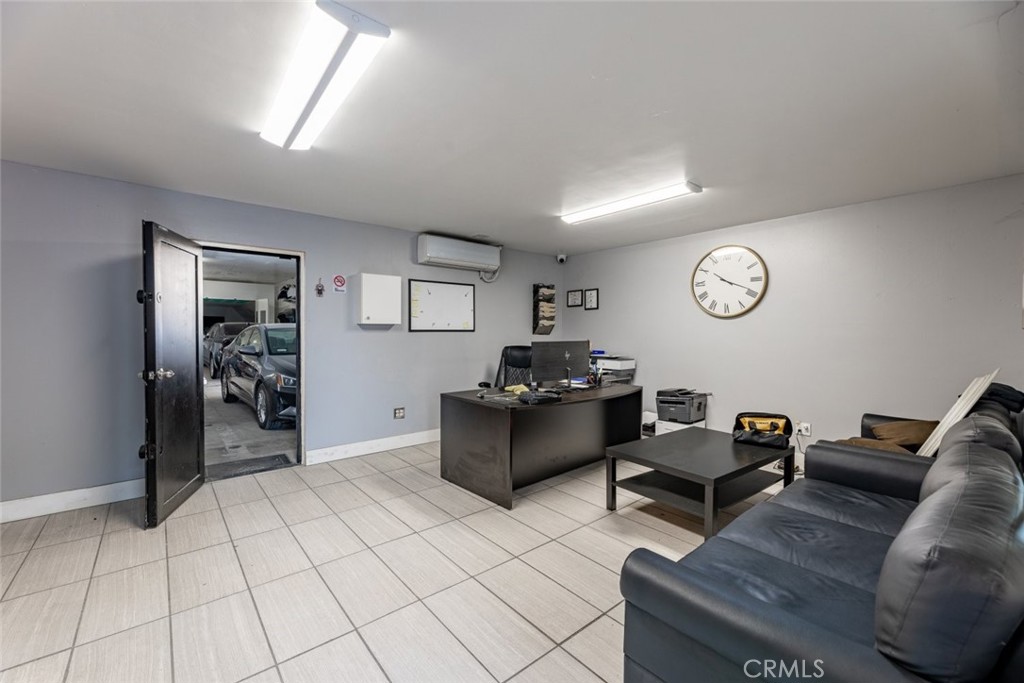 11285 Goss Street Property Photo 5