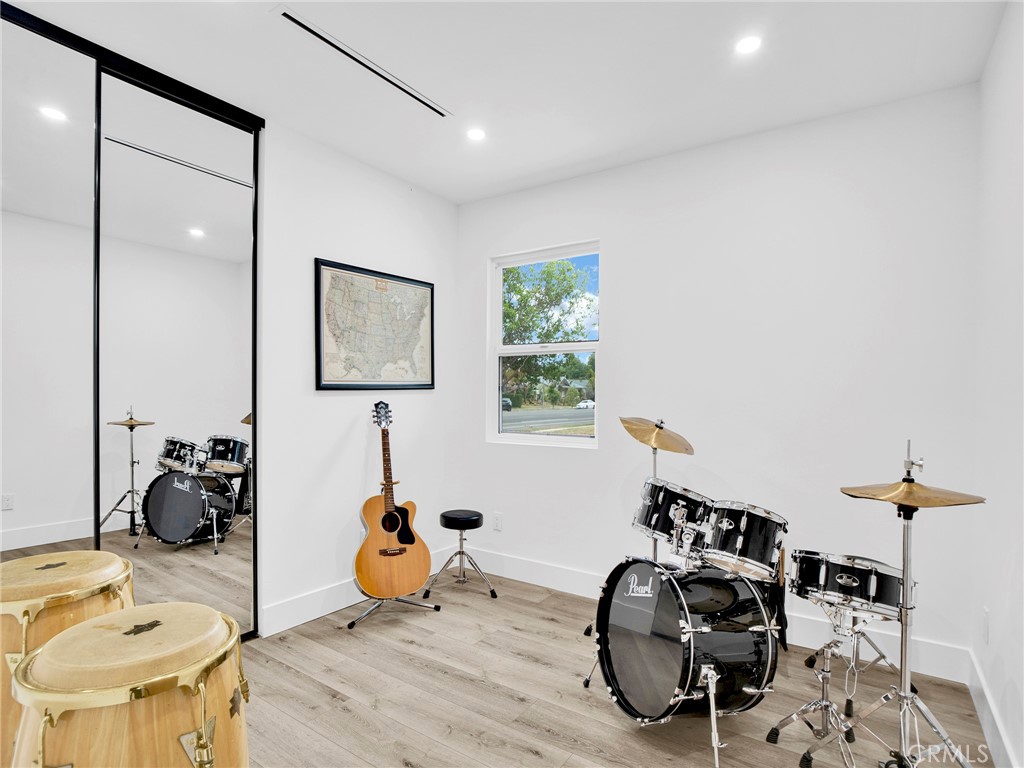 7055 Fallbrook Avenue Property Photo 13