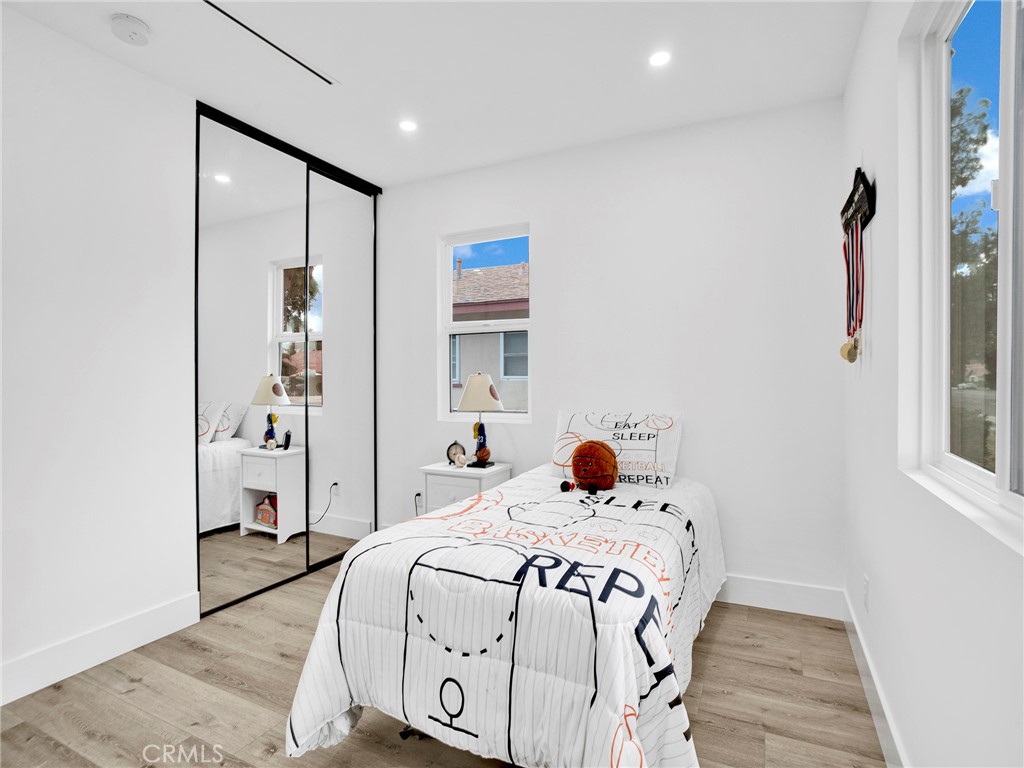 7055 Fallbrook Avenue Property Photo 15
