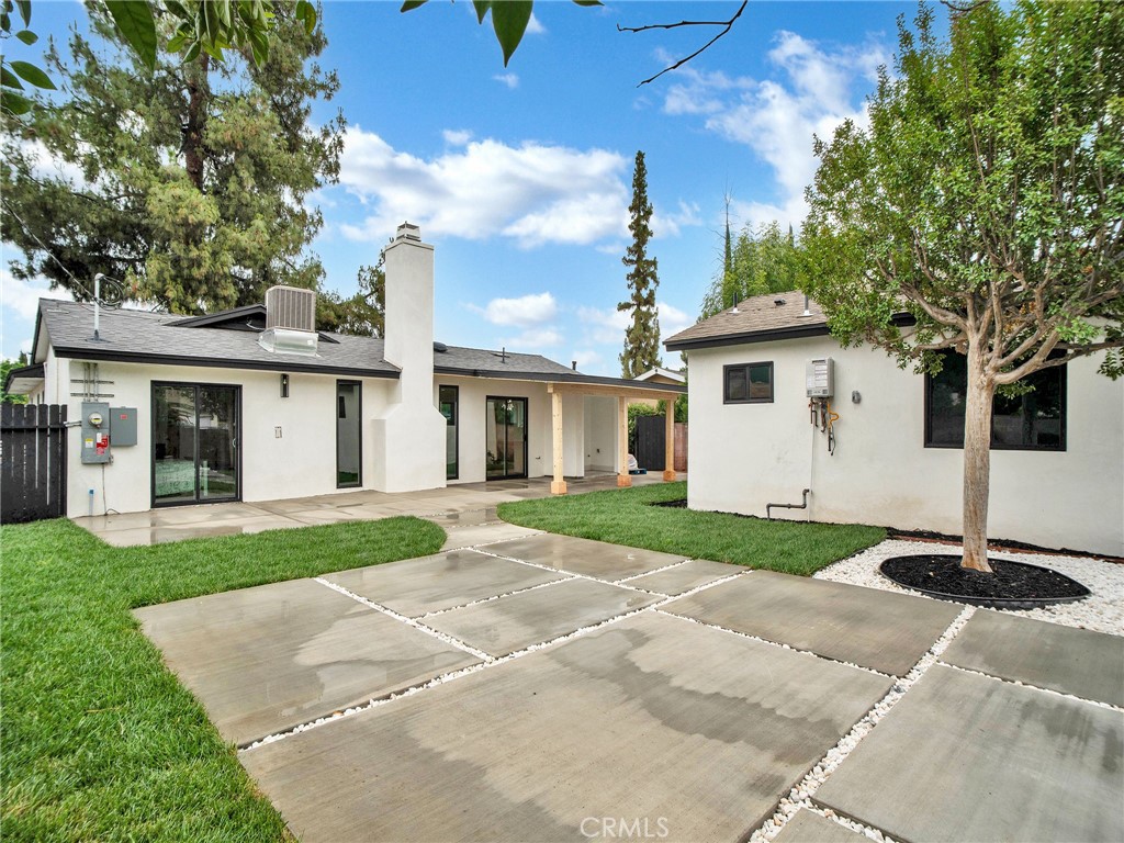 7055 Fallbrook Avenue Property Photo 16