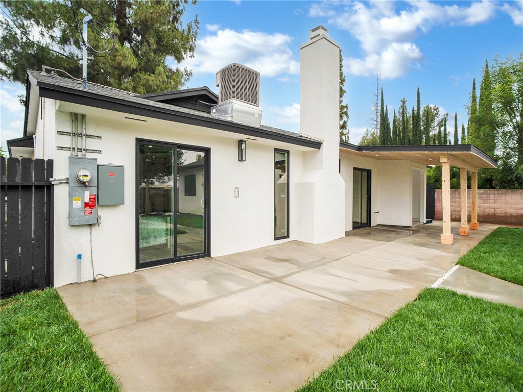 7055 Fallbrook Avenue Property Photo 17