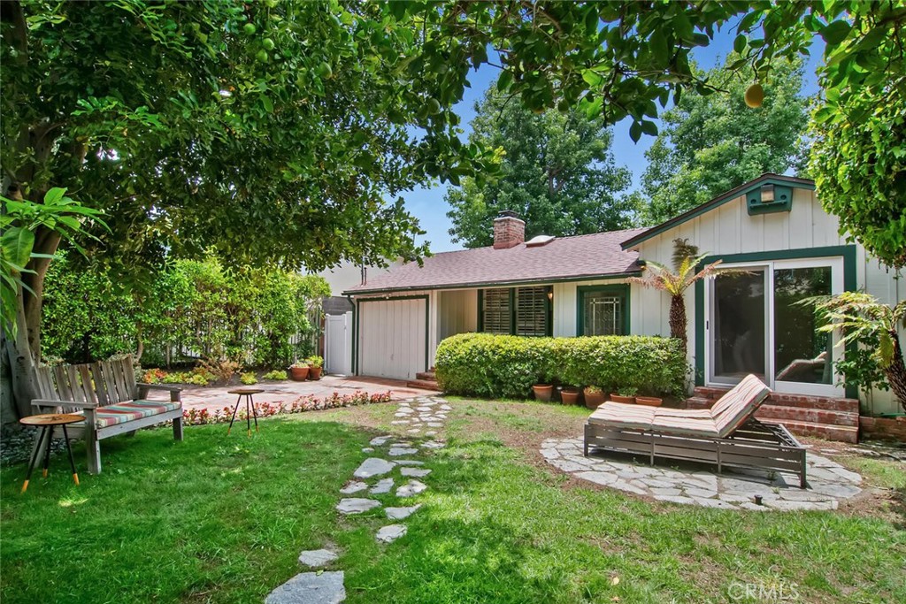12744 Sarah Street Property Photo 1