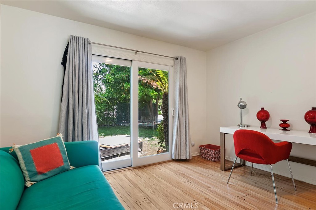 12744 Sarah Street Property Photo 23