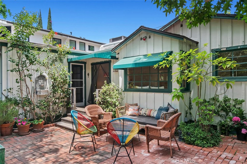 12744 Sarah Street Property Photo 27