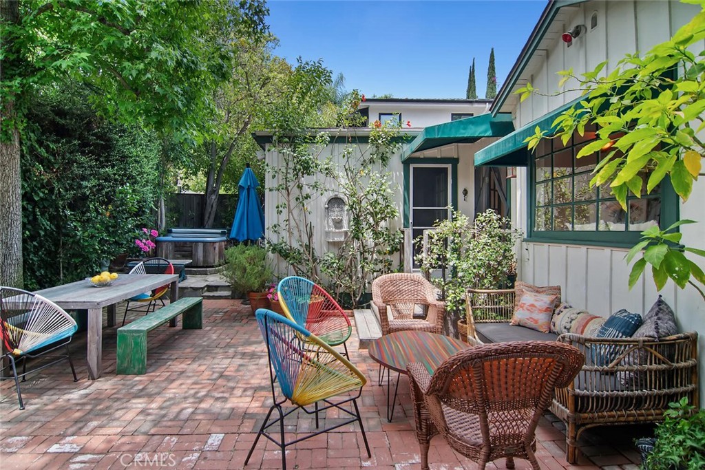 12744 Sarah Street Property Photo 28