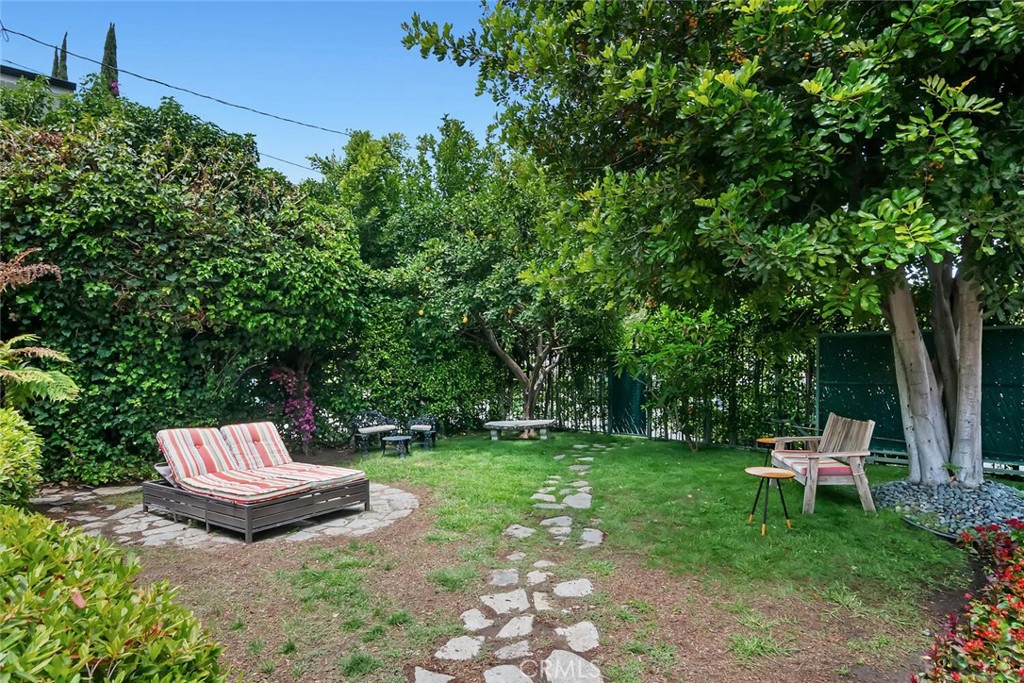 12744 Sarah Street Property Photo 31