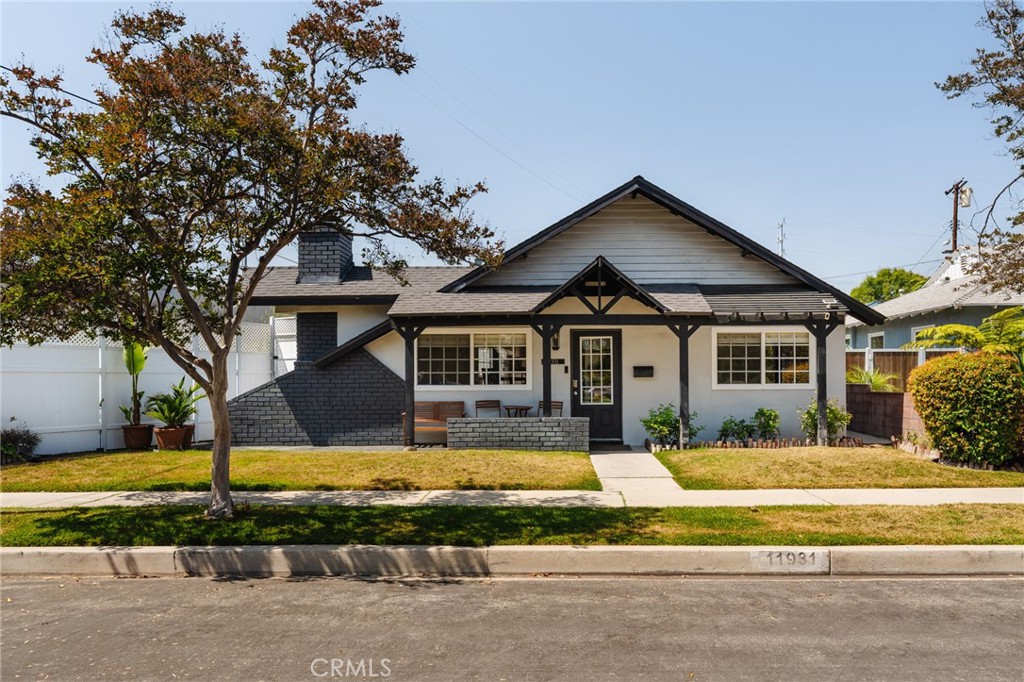 11931 Tiara Street Property Photo 1
