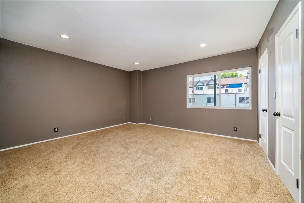 14947 Dickens Street 3 Property Photo 8