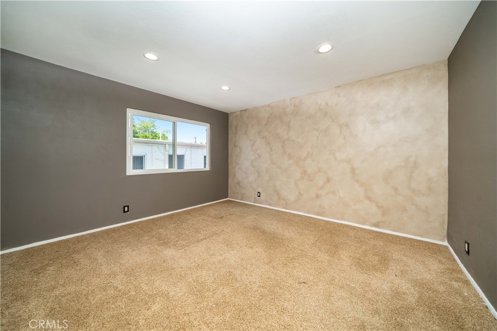 14947 Dickens Street 3 Property Photo 10