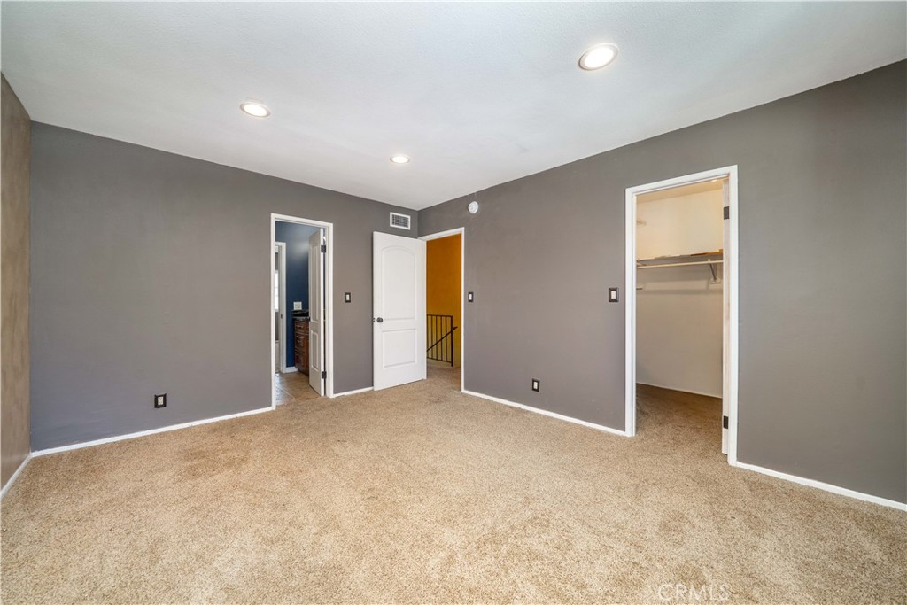 14947 Dickens Street 3 Property Photo 11