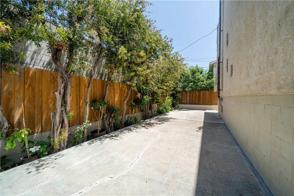 14947 Dickens Street 3 Property Photo 22