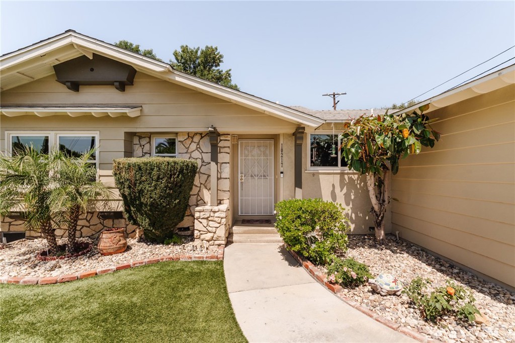 10217 Amestoy Avenue Property Photo 3