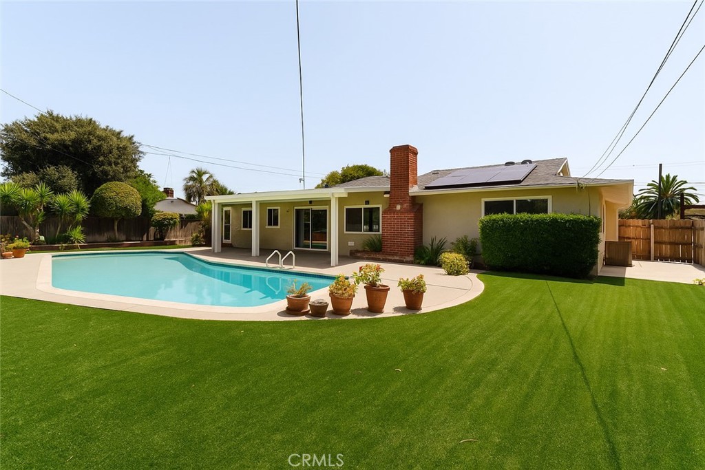 10217 Amestoy Avenue Property Photo 4