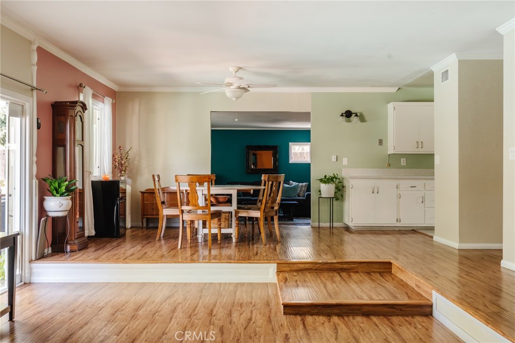 10217 Amestoy Avenue Property Photo 7