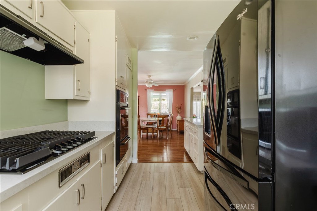 10217 Amestoy Avenue Property Photo 13